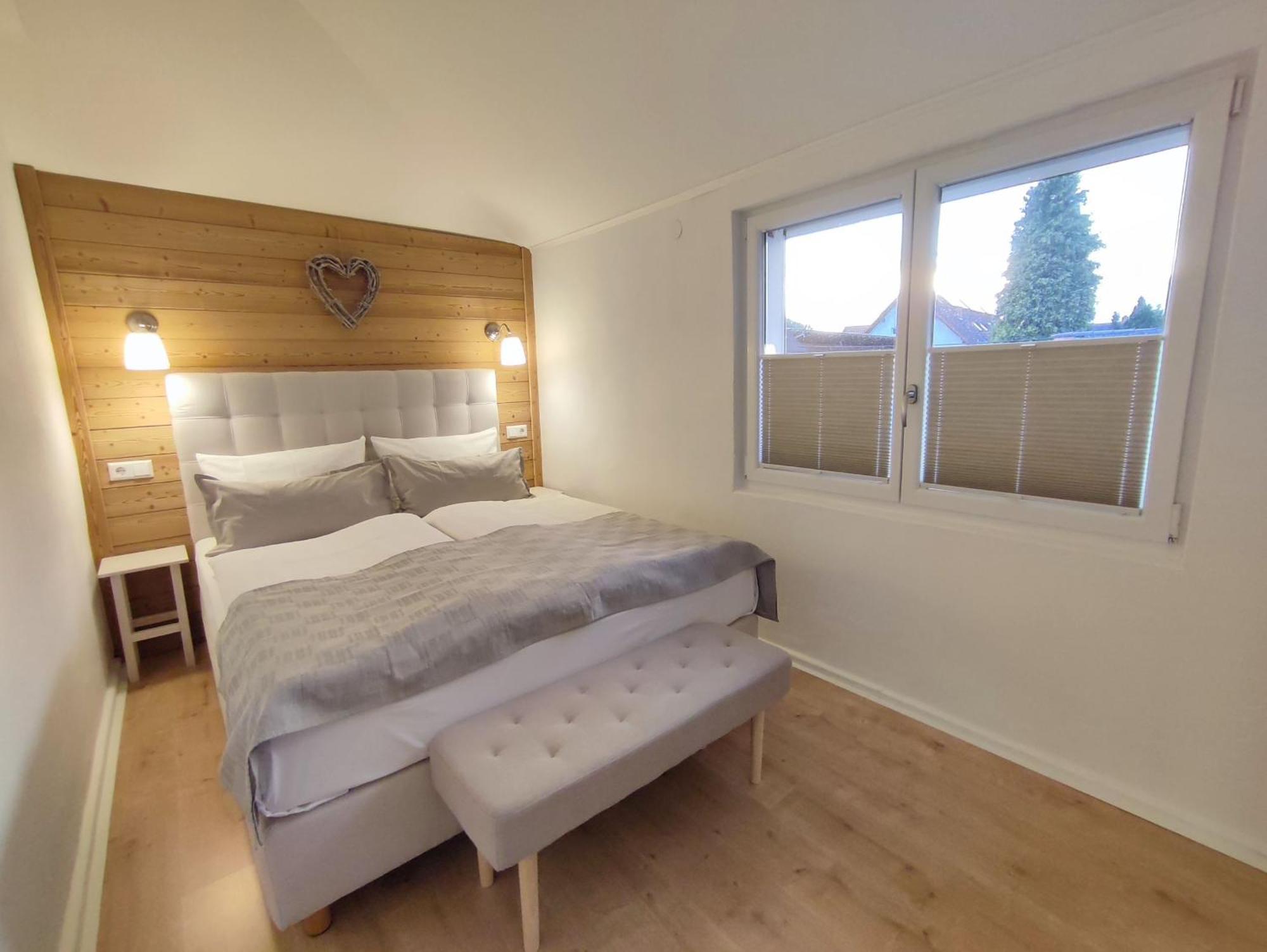 Boutique-Hotel Krone Denzlingen Room photo